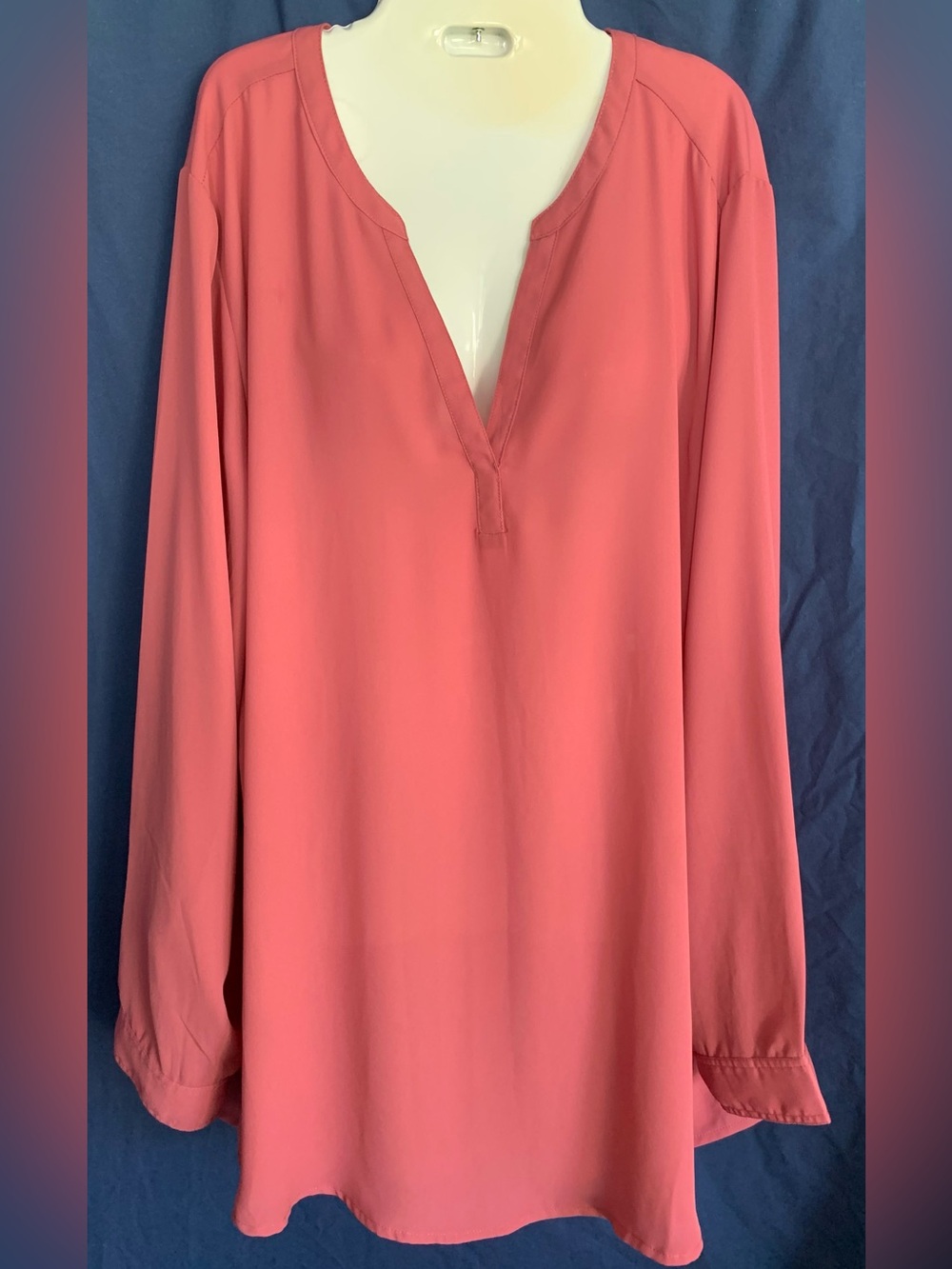 Torrid size 4 Rose V-Neck Top
